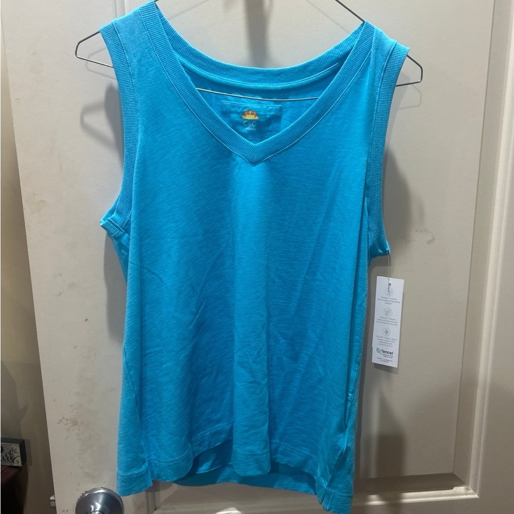 C and C California tank top size small